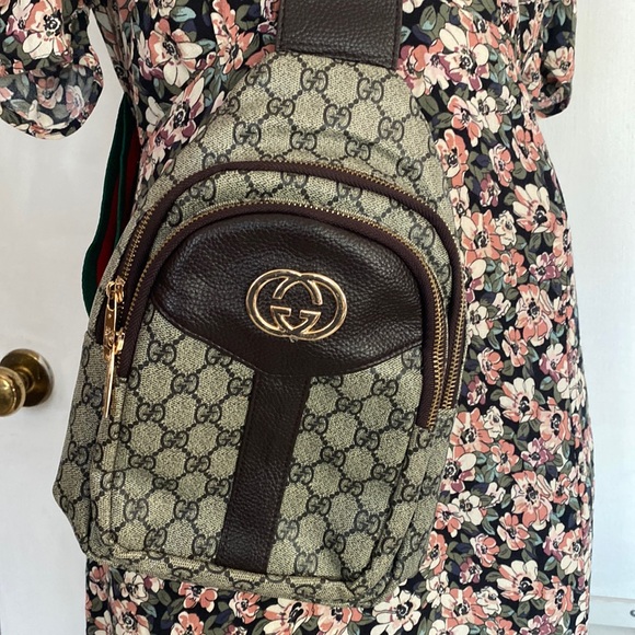Gucci Handbags - Golden Gucci shoulder bag
